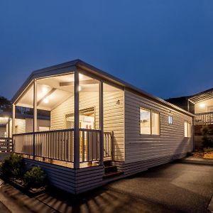 Deluxe Two-Bedroom Cabin